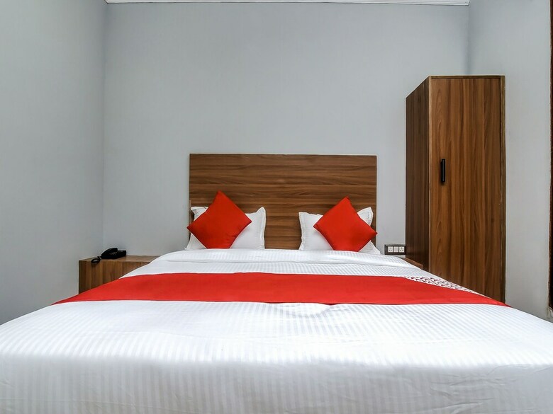 Hotel Oyo 18254 Glorious Stayz