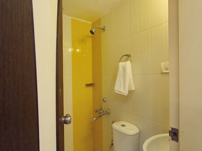 Hotel Oyo 17116 Lng Hospitality