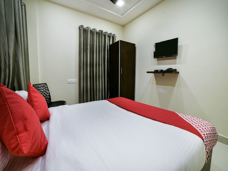 Hotel Oyo 16606 Iconic Living