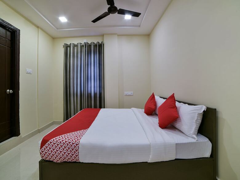 Hotel Oyo 16606 Iconic Living