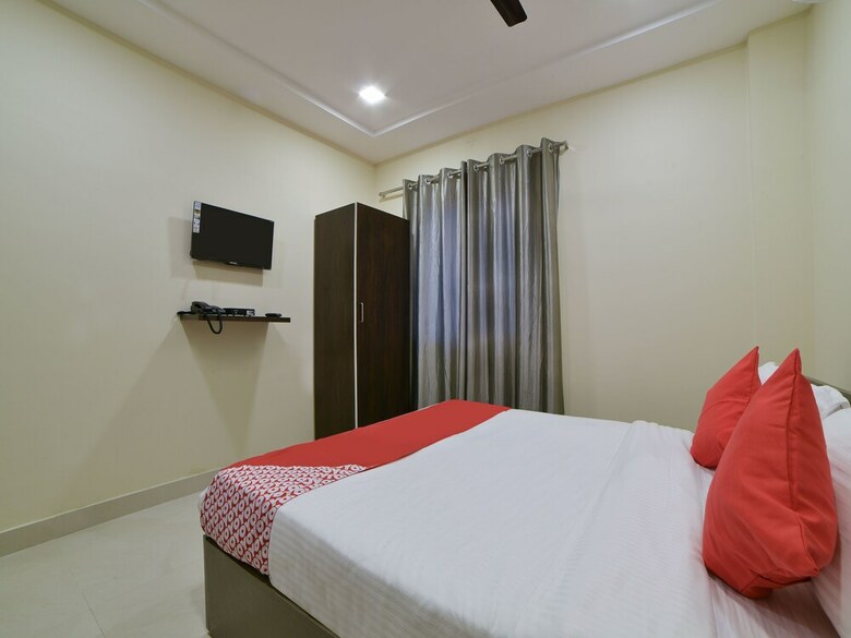 Hotel Oyo 16606 Iconic Living
