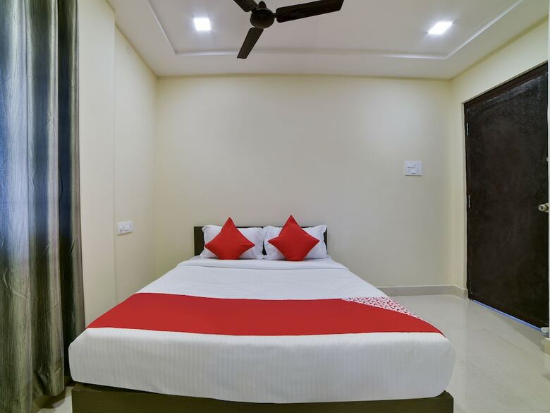 Hotel Oyo 16606 Iconic Living