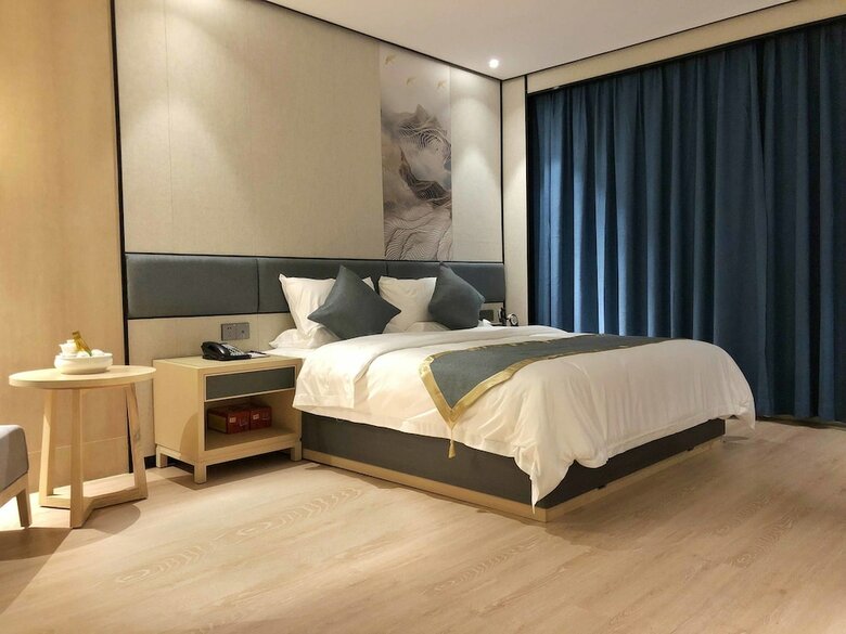 Shatou Hairun Hotel