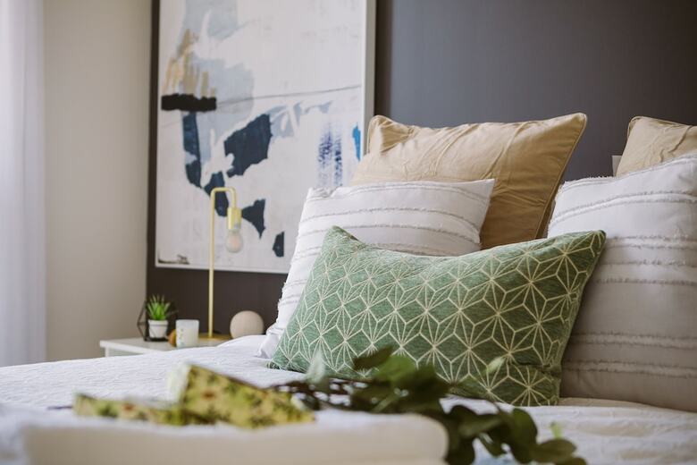Quickstay - Stylish 2-bedroom Downtown Condo