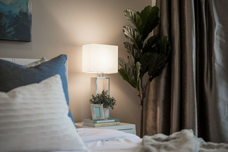 Quickstay - Stylish 2-bedroom Downtown Condo