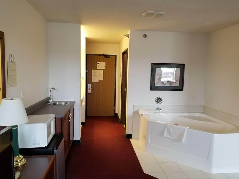 Hotel Bilmar Inn & Suites Dell Rapids