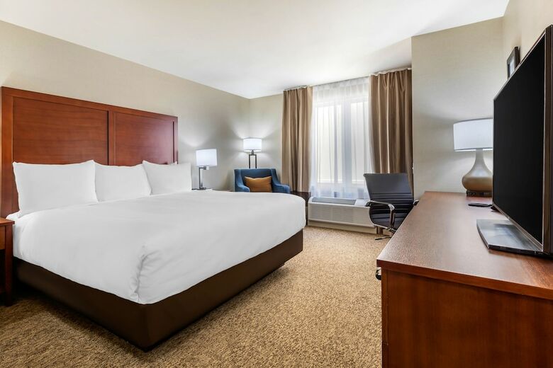 Hotel Comfort Inn & Suites