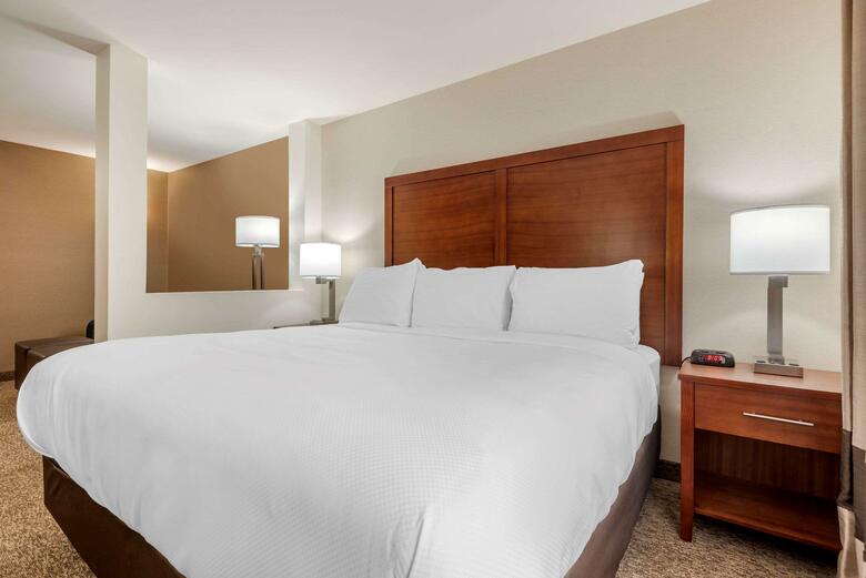 Hotel Comfort Inn & Suites