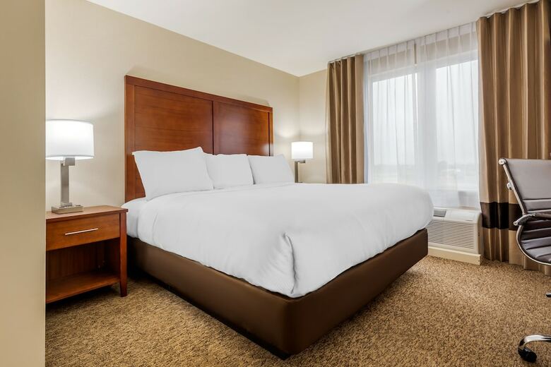 Hotel Comfort Inn & Suites
