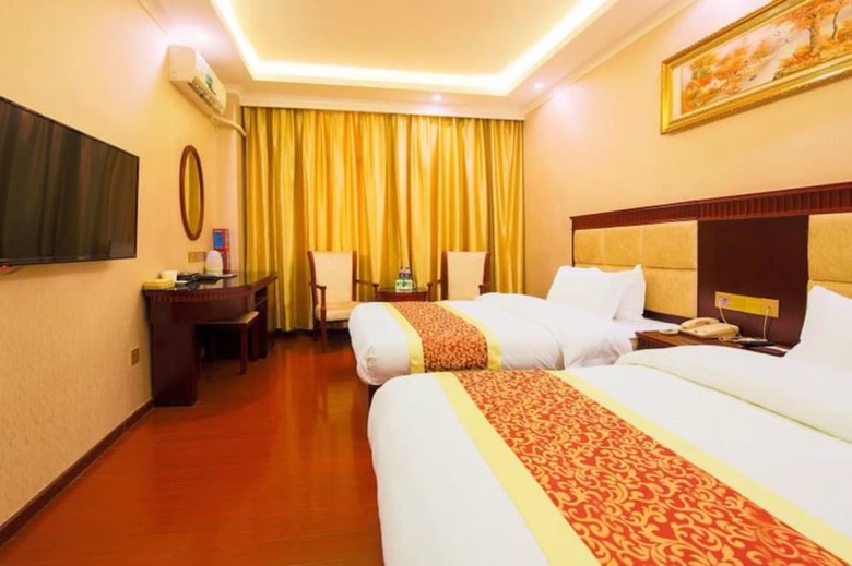 Dongming Hotel Shenzhen Pingzhou Branch