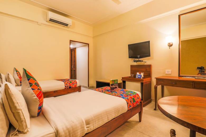 Fabhotel Sheronz Piccadily Chowk