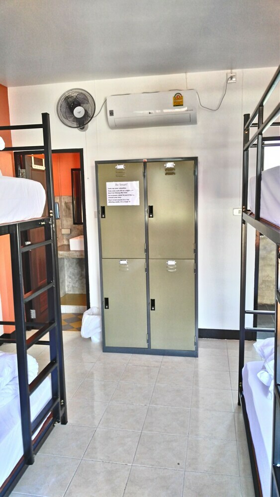 Hostal Bodega Chiang Mai Party Hostel - Adults Only