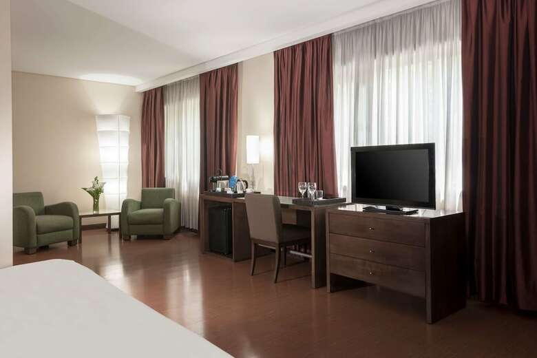 Hotel NH Mendoza Cordillera