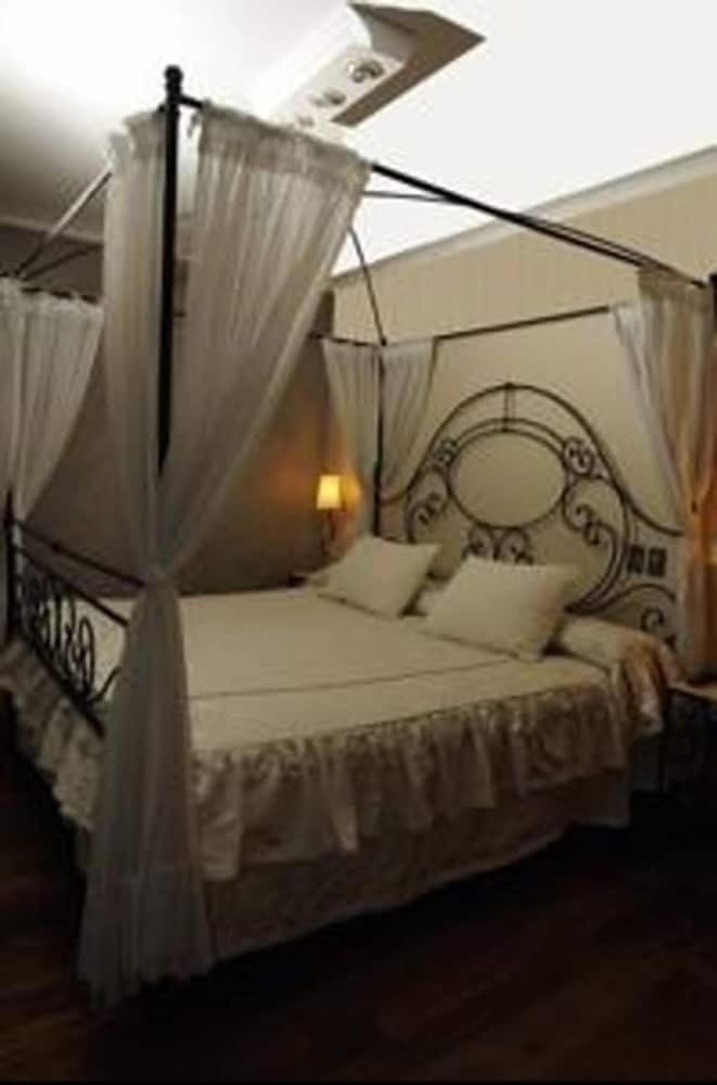 Aparthotel Reina Victoria Suites & Towers