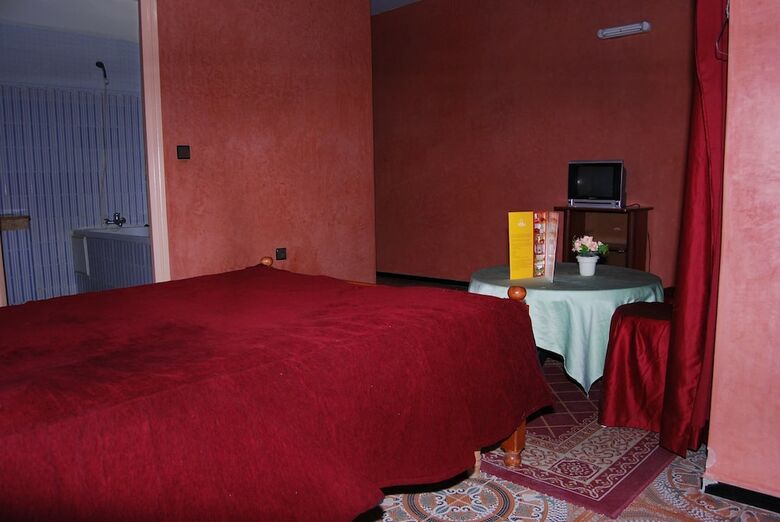 Hotel H�tel Caf� Restaurant Assaka