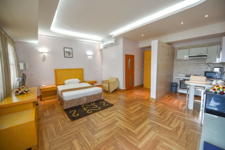 Aparthotel Bmk House Apartments