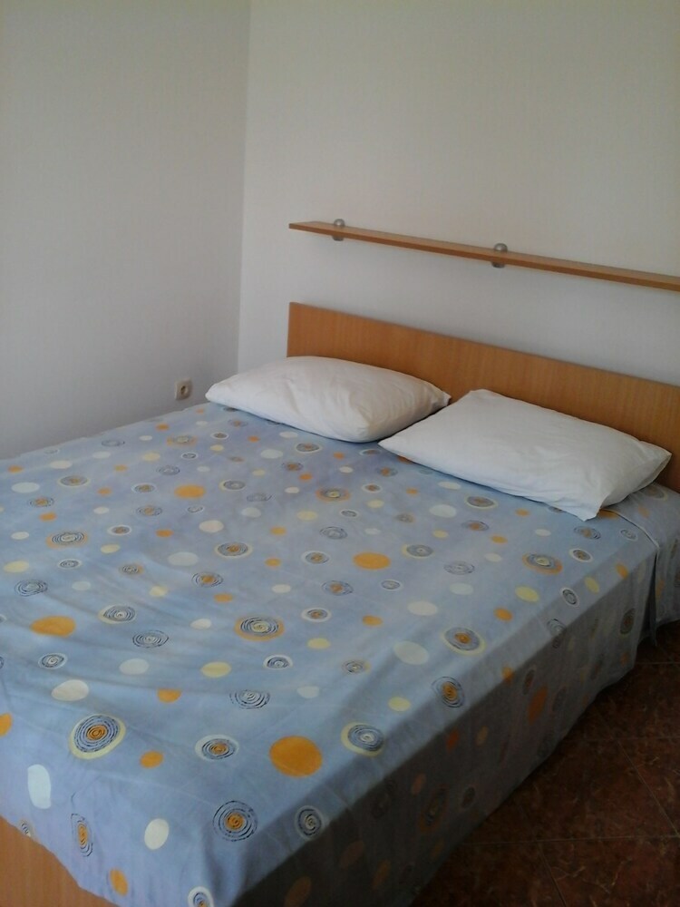 Cosmic Gate Apartments - Adults Only