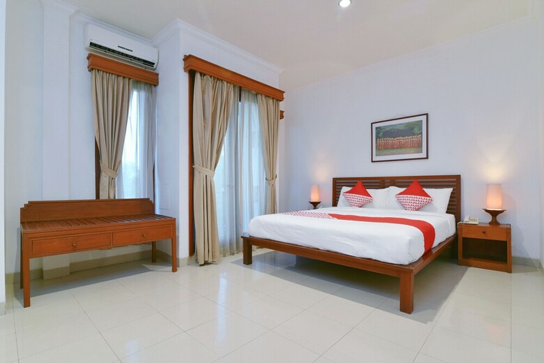 Hostal Oyo 190 Bsb Hotel