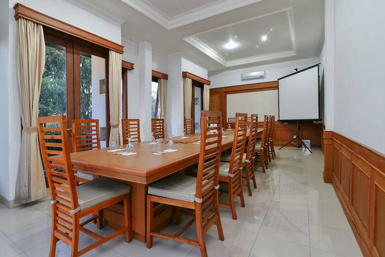 Hostal Oyo 190 Bsb Hotel