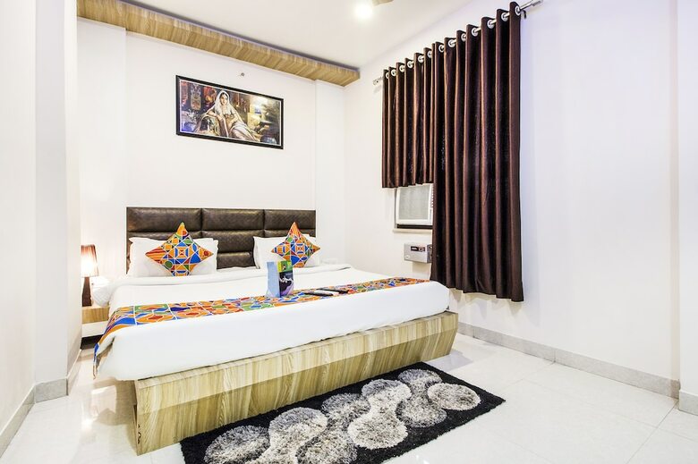 Fabhotel The A Park Lashkar