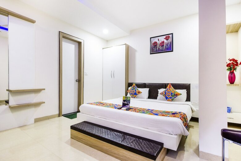 Fabhotel The A Park Lashkar