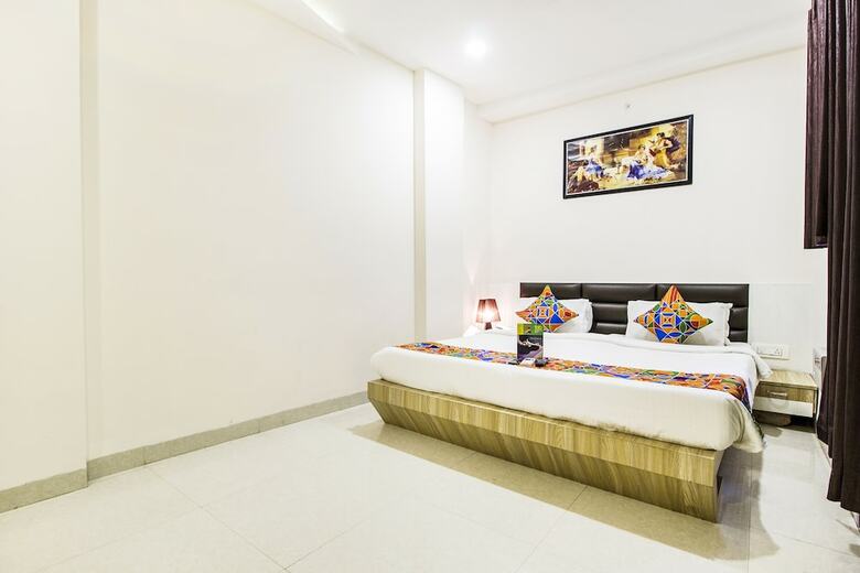 Fabhotel The A Park Lashkar