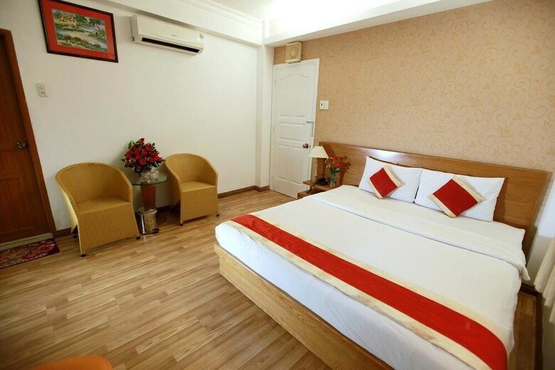 Lucky Star Hotel