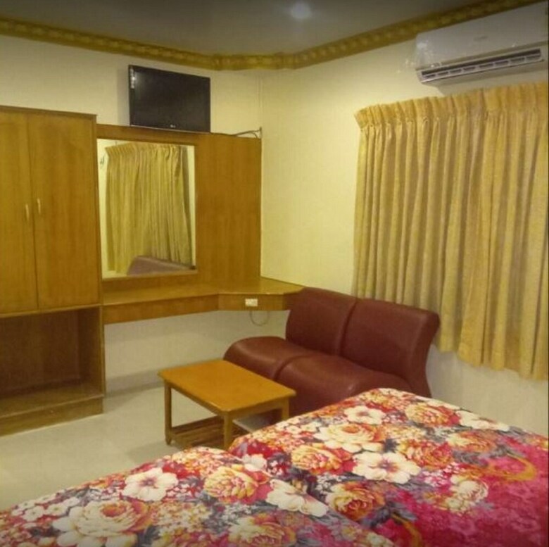 Hotel Krishna Tourist Home