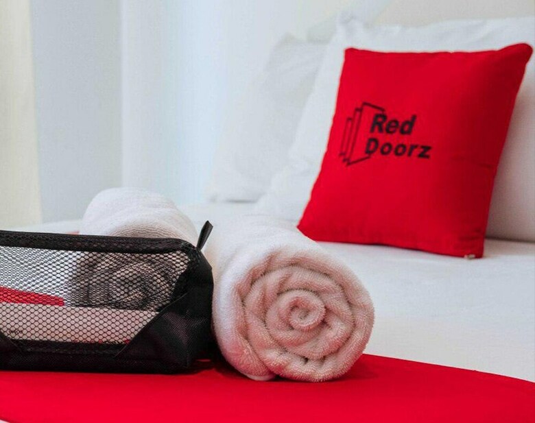 Hotel Reddoorz Plus @ Mabolo Cebu