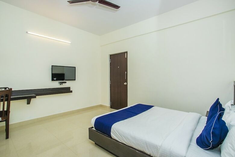 Hotel Oyo 20026 Silverkey Rr Nagar