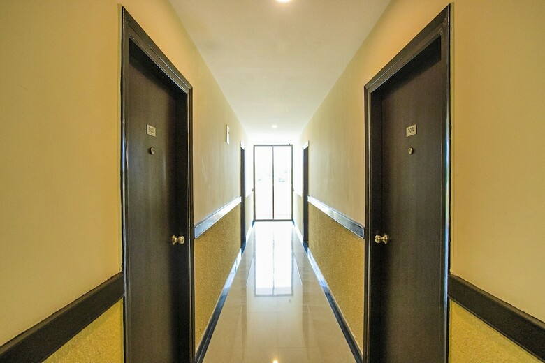 Hotel Oyo 20026 Silverkey Rr Nagar