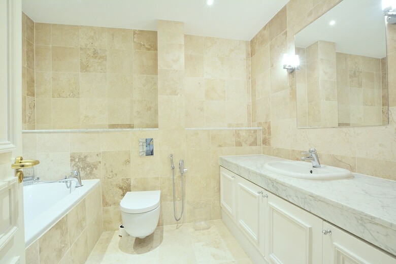 Rutland Gardens Apartment