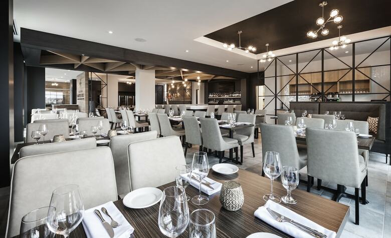 Imperia Hotel & Suites Boucherville