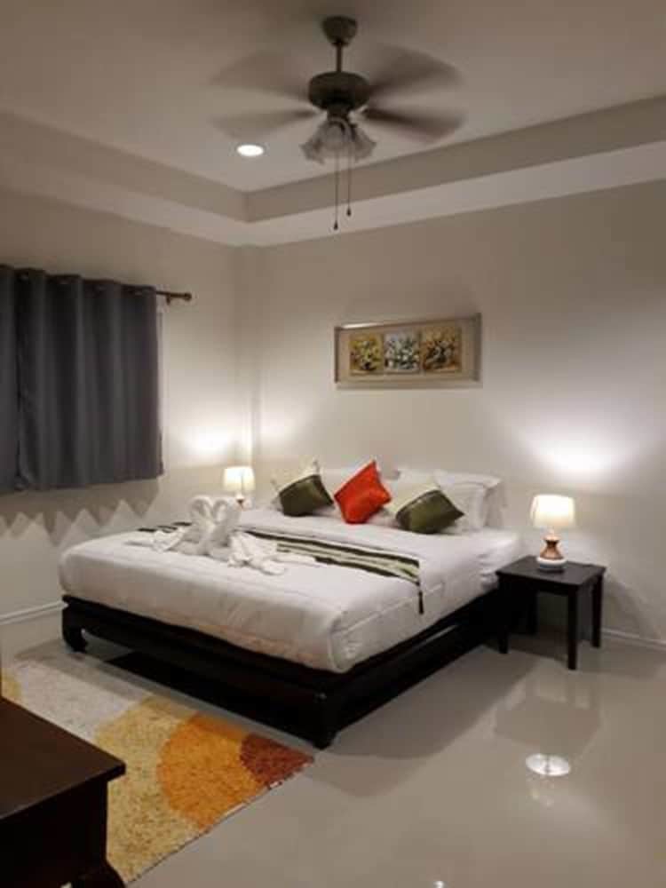 Hotel Baan Klangsuan Bang Korbua