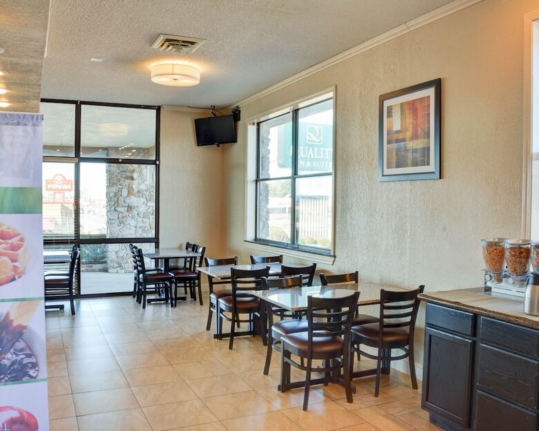 Motel Quality Inn & Suites