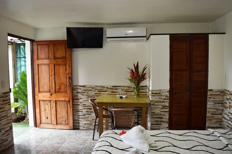Hotel Quepos Para�so