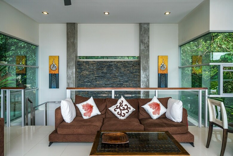 Parinda Villa In Naka Hills