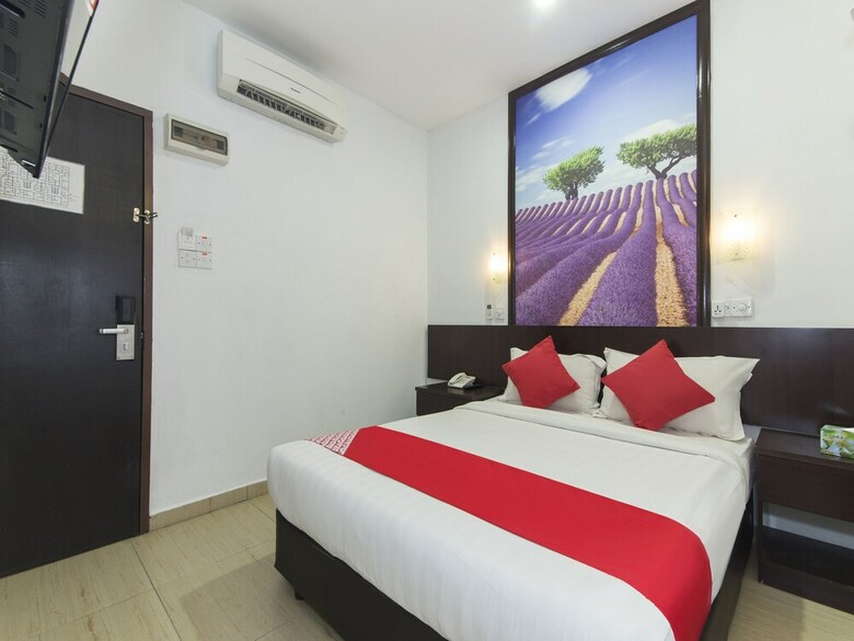 Oyo 498 D&f Boutique Hotel Senawang