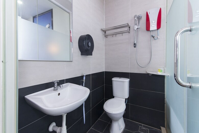 Oyo 498 D&f Boutique Hotel Senawang