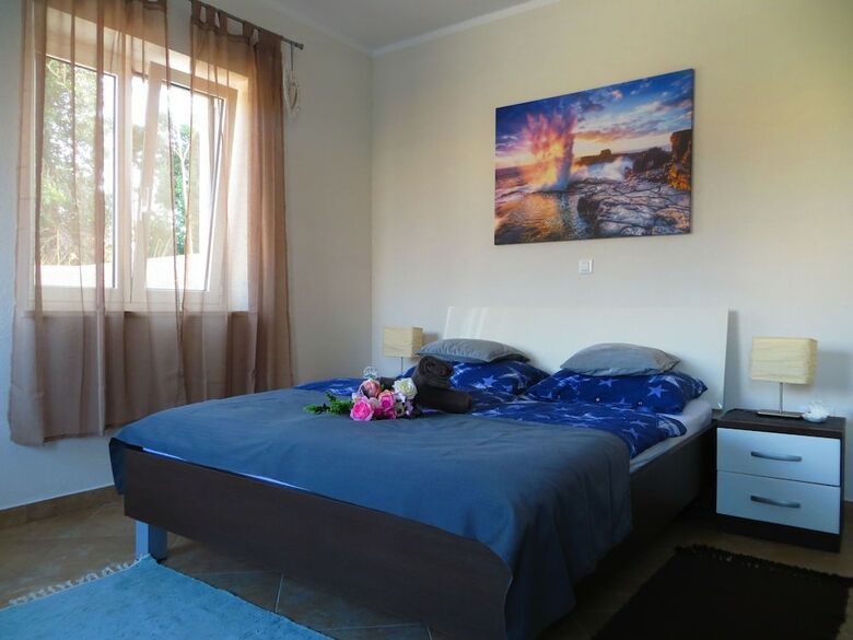 Hotel Guesthouse F&r