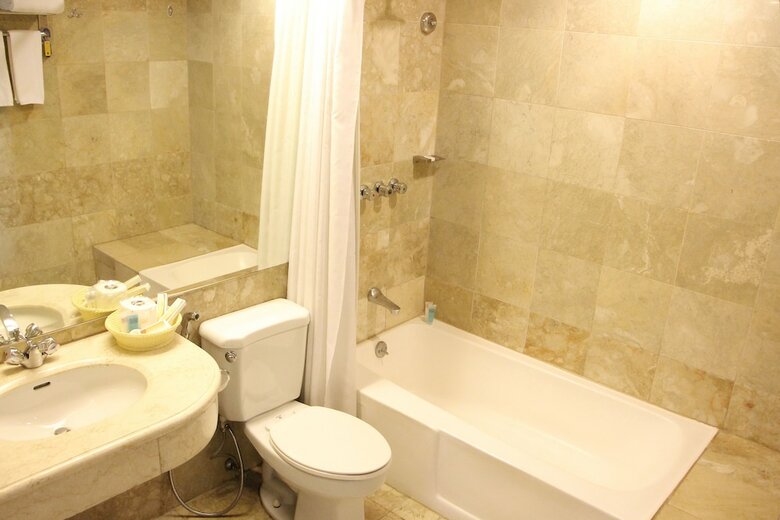 Hotel Oxford Suites Makati
