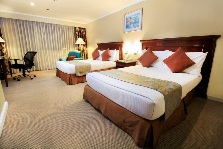 Hotel Oxford Suites Makati
