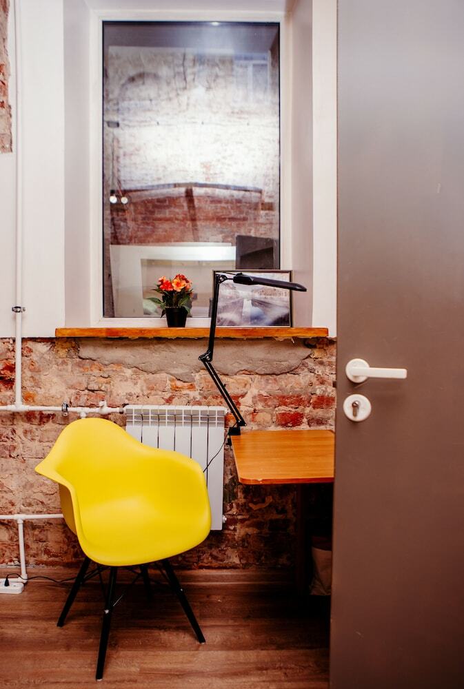 Hostal Proloft Hotel & Hostel