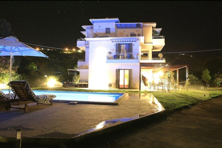 Hiend Beach Villa