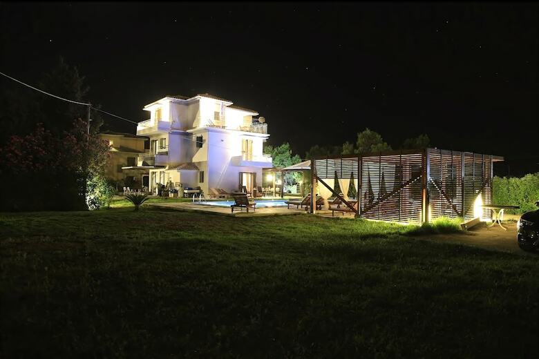 Hiend Beach Villa