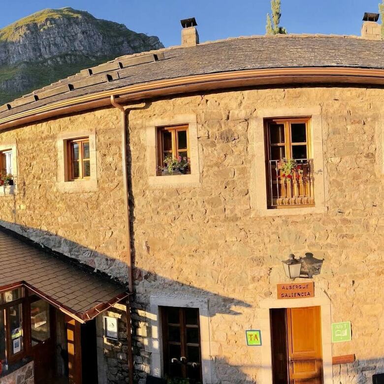 Hostal Albergue de Saliencia