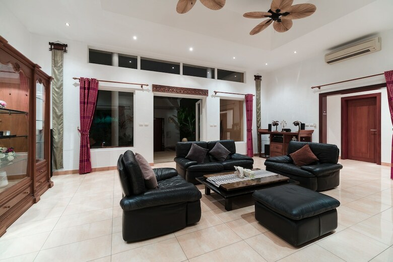 Stunning Luxury Golf And Pool Villas