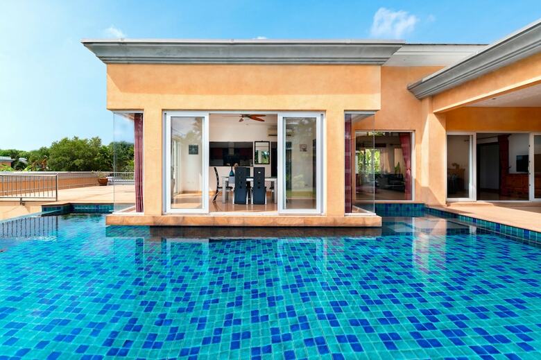 Stunning Luxury Golf And Pool Villas