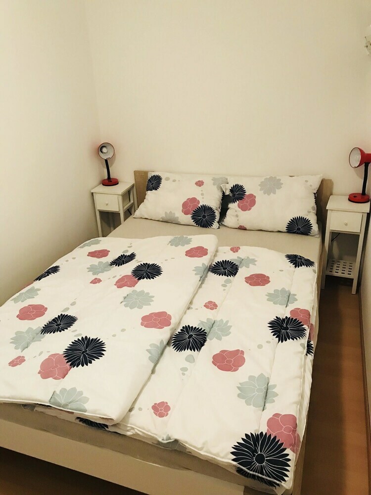 Hotel Extraordinary Apartment & Mobile Home