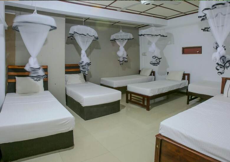 Hostal Aura City Hostel